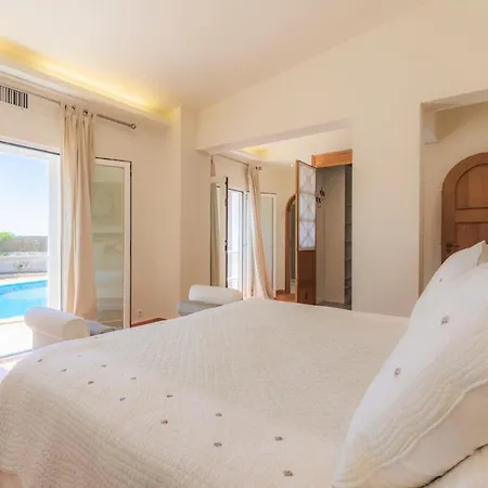 Sleeps 6 Pool Air Con Wifi Villa *