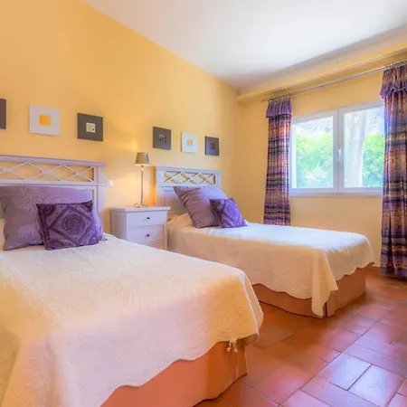 Sleeps 6 Pool Air Con Wifi Villa *