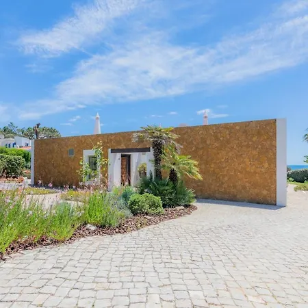 Sleeps 6 Pool Air Con Wifi