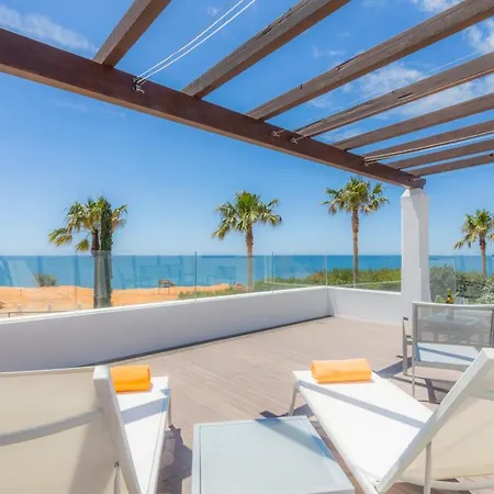 Sleeps 6 Pool Air Con Wifi *